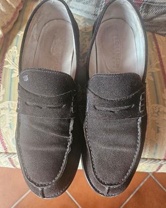 mocassino in camoscio colore marrone