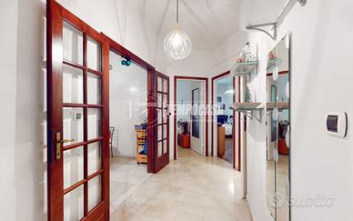 AMIO 2 LOCALI CON BALCONE!