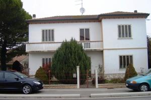 Berra RIF.6 Casa indipendente su quattro lati