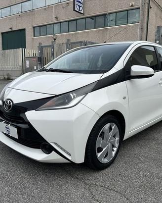 Toyota Aygo 1.0 VVT-i x-cool 5p. 69cv