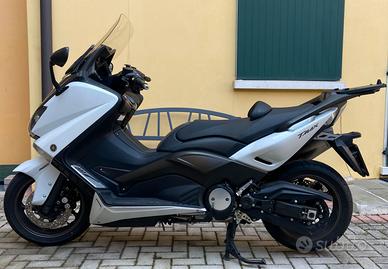 T Max 530 del 2012 - 39000 km  - € 6450,00