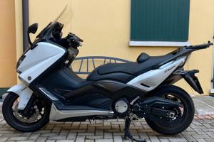 T Max 530 del 2012 - 39000 km  - € 6450,00