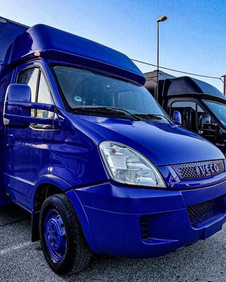 AUTONEGOZIO paninoteca ambulante food truck