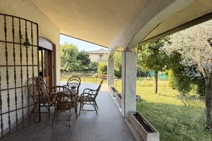 Casa singola con giardino di circa 2000 mq