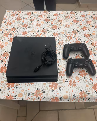 PS4 Slim + 2 Joystick Originali + Cavo