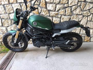 Benelli Leoncino 800 Trail