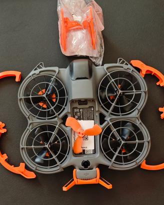 DJI Neo 2 Combo Fly More+ Kit visibilità e valigia