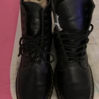 Scarpa da uomo dottor marten numero 41