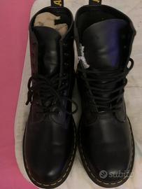 Scarpa da uomo dottor marten numero 41