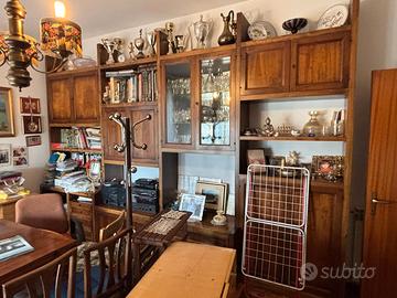 mobile in stile arte povera 