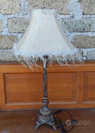 Lampada dal gusto retrò.