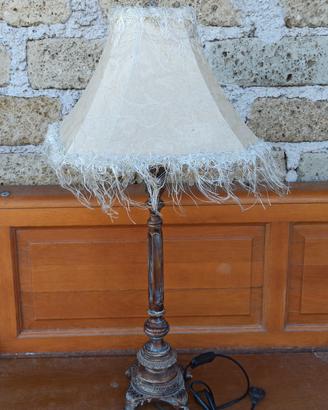Lampada dal gusto retrò.
