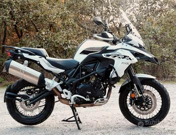 Benelli trk 502x