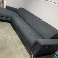 Divano Corium modello Sienna con funzione relax