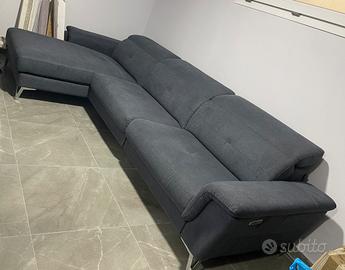 Divano Corium modello Sienna con funzione relax