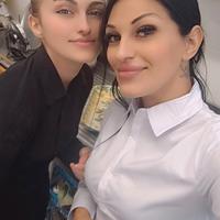 Cameriera, cassiera, donna per le pulizie