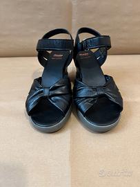 Sandali con zeppa Bata in vera pelle neri - 36