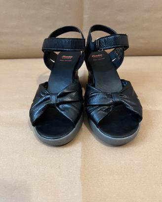 Sandali con zeppa Bata in vera pelle neri - 36