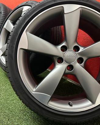 Cerchi Audi Q3 RSQ3 Gomme Estive Pirelli 255 35 20