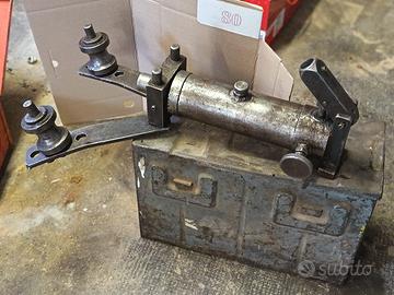 Curva tubi manuale a pressione a olio