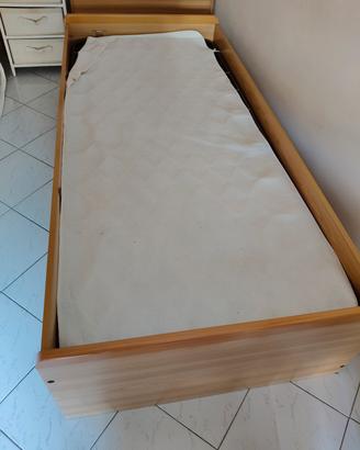 letto singolo in legno con rete -  1€
