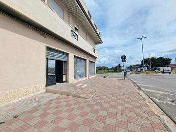 Locale Commerciale in strada principale