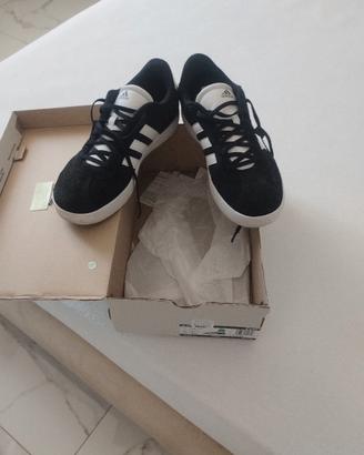 scarpa sportiva adidas