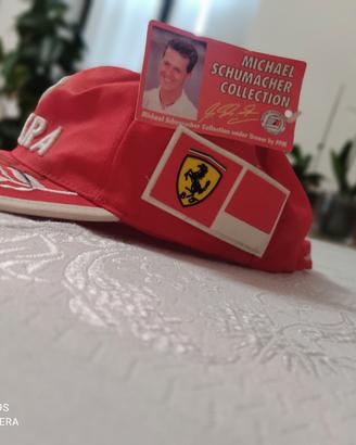 cappellino Ferrari firmato 