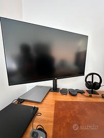 LG Ergo 32” 4K UHD IPS