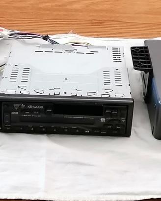Autoradio Kenwood e caricatore CD