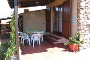 Villetta immersa nel verde con piscina e tennis