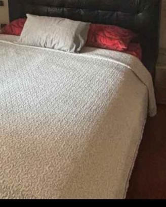 Letto matrimoniale 