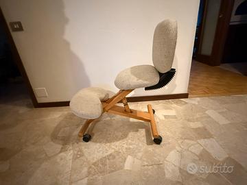 Sedia / Sgabello ergonomico con schienale