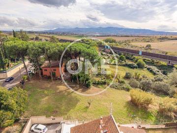 Terreno di 2200 m² a Roma