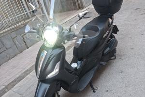 Beverly 300 nero