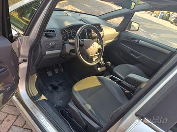 Opel Zafira 2 serie