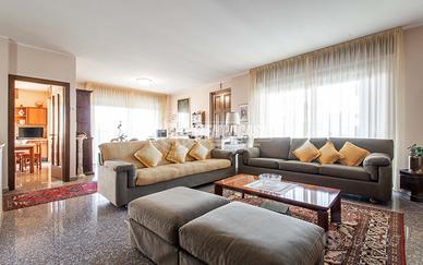 GUANZATE - VILLA SINGOLA CON TAVERNA, BOX E LABORA