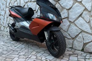 Aprilia SR 50 Factory a liquido - 2 tempi