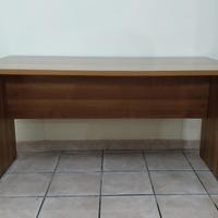 Scrivania 140 x 80 x 72