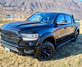 DODGE RAM 1500 5.7 V8 Crew Cab Big Horn Black