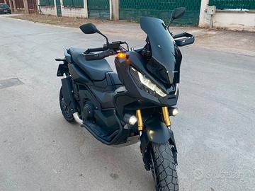 Honda X adv 7.500 km pari  al nuovo