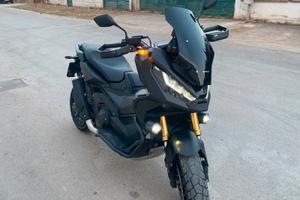 Honda X adv 7.500 km pari  al nuovo