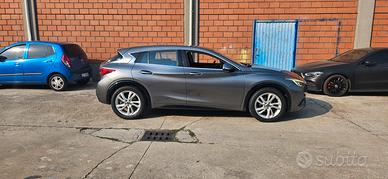 infiniti q30 15d dct premium 