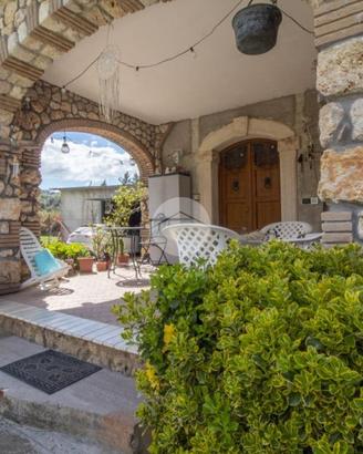 VILLA SINGOLA A PALOMBARA SABINA