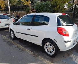 RENAULT Clio - 2006