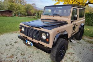 Defender  90 V8
