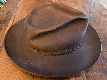 Cappello in cuoio argentino