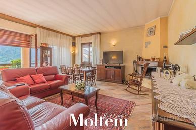 Villa di 290 m² con più di 5 locali e box auto dop