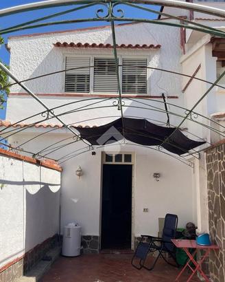 CASA INDIPENDENTE A CARINI