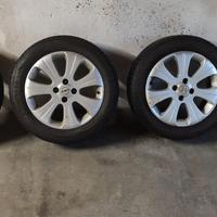 Gomme 4stagioni 16"con cerchi opel